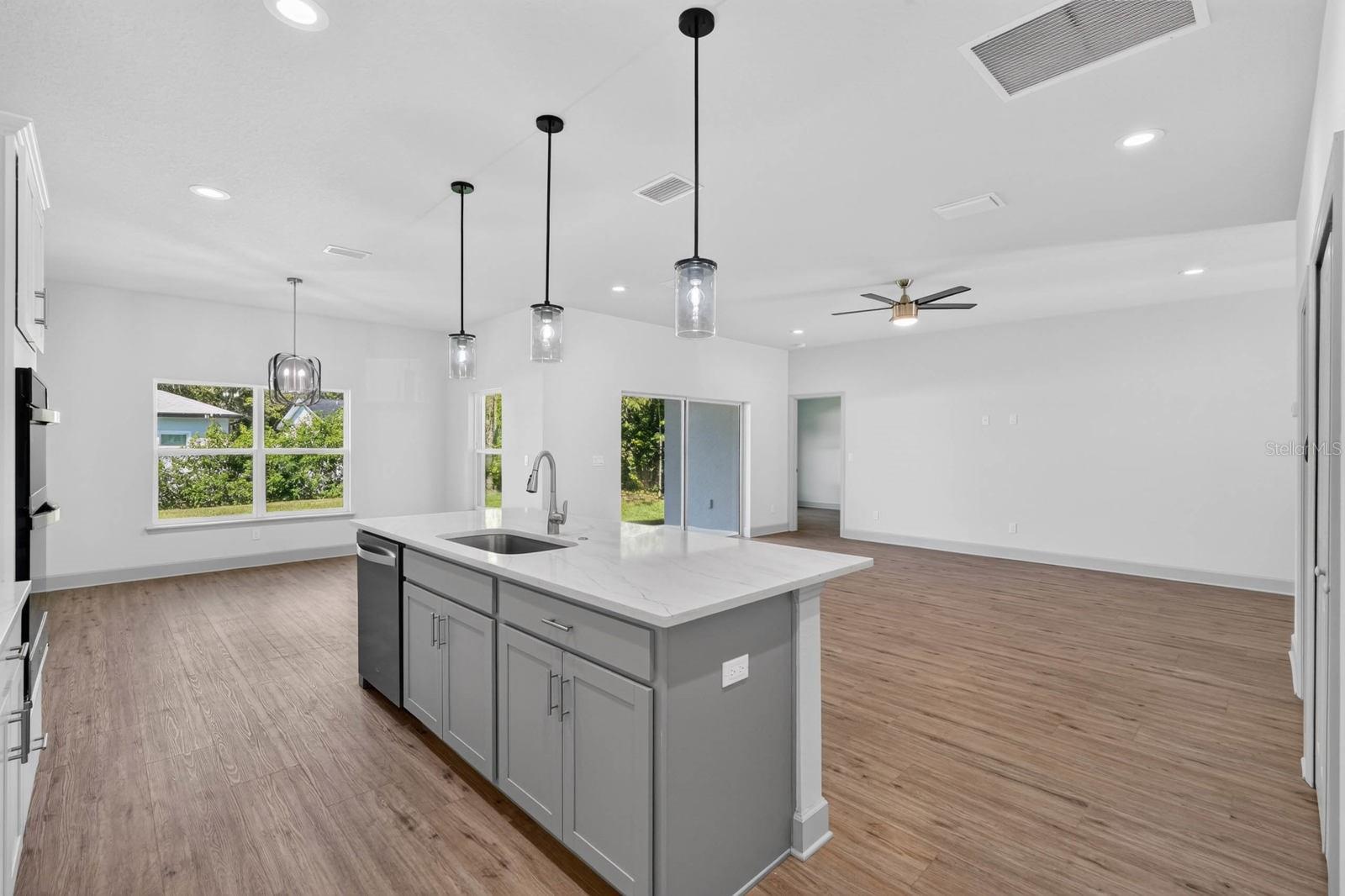 362 OLIVER DR — photo 11