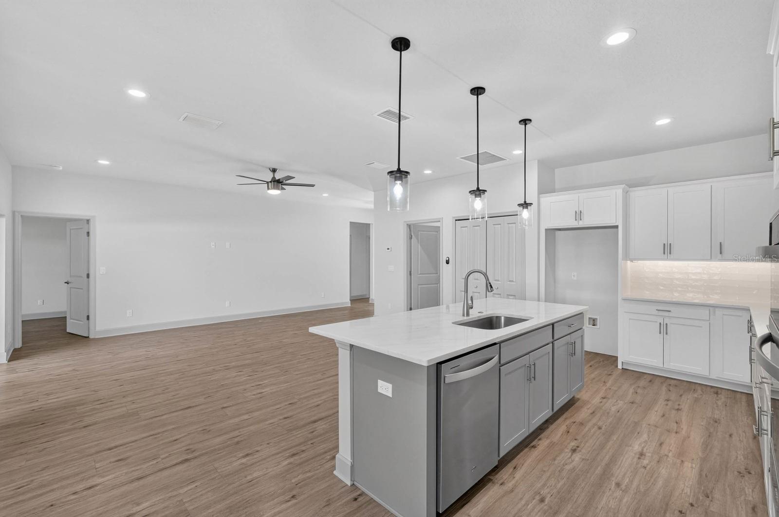 362 OLIVER DR — photo 12