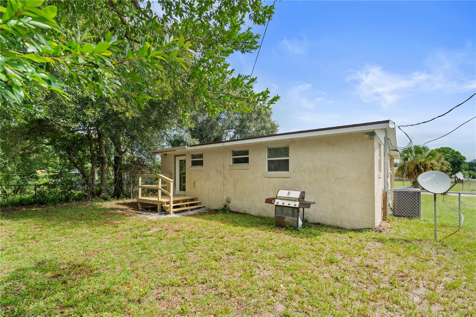 834 DERBYSHIRE RD — photo 12