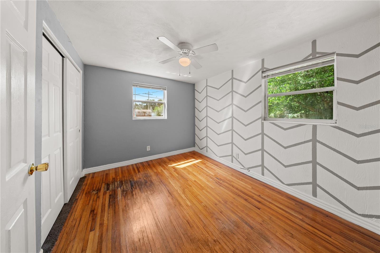 834 DERBYSHIRE RD — photo 3