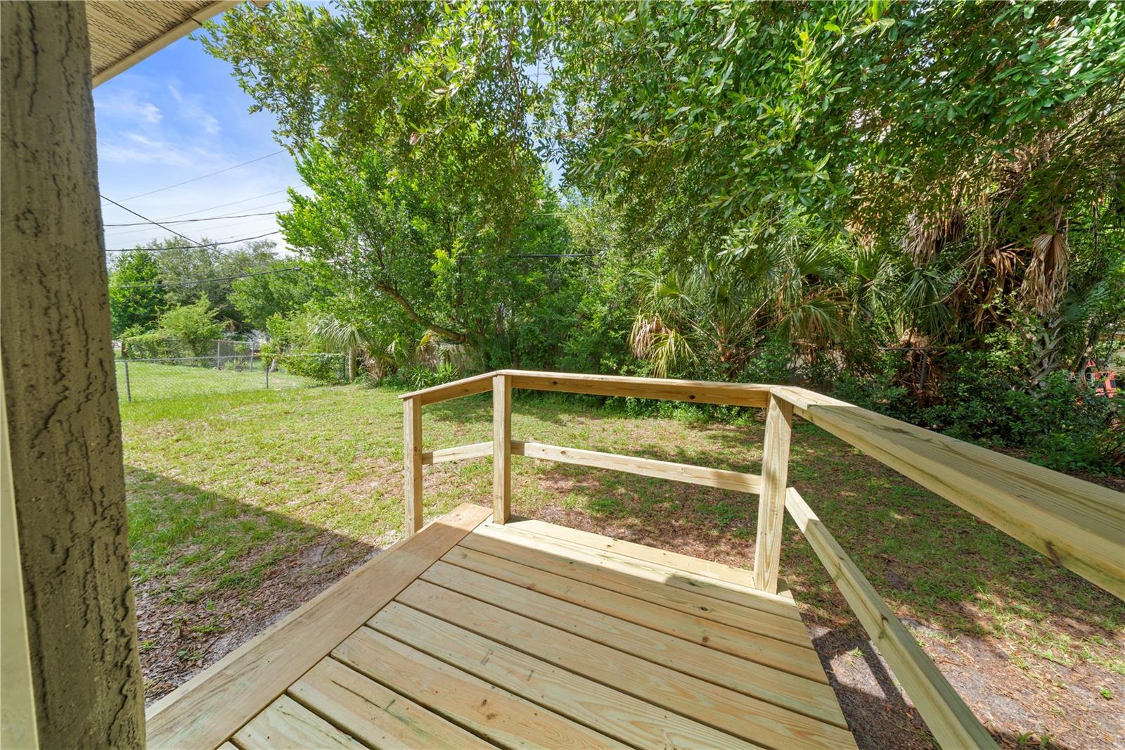 834 DERBYSHIRE RD — photo 8