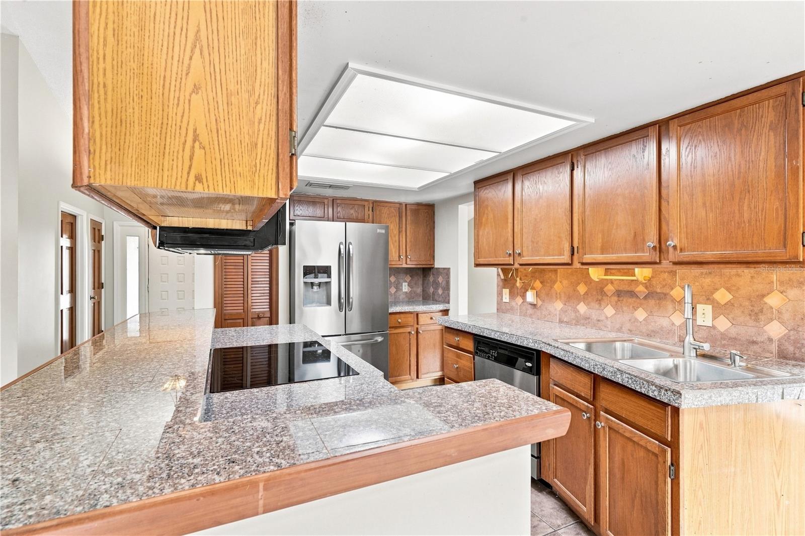 852 ABBOTT AVE — photo 11