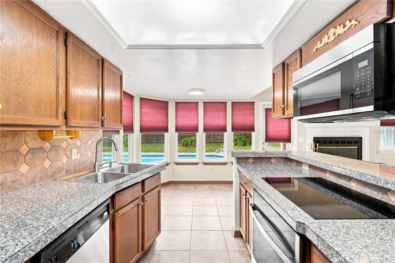 852 ABBOTT AVE — photo 12