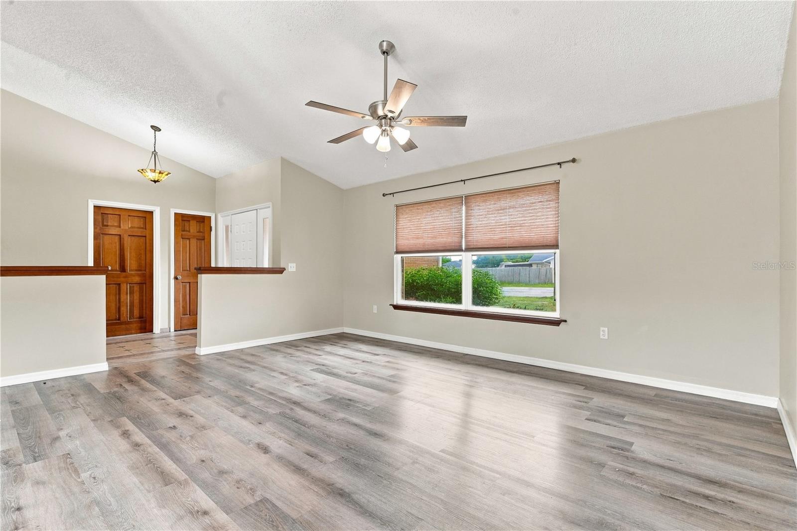 852 ABBOTT AVE — photo 4