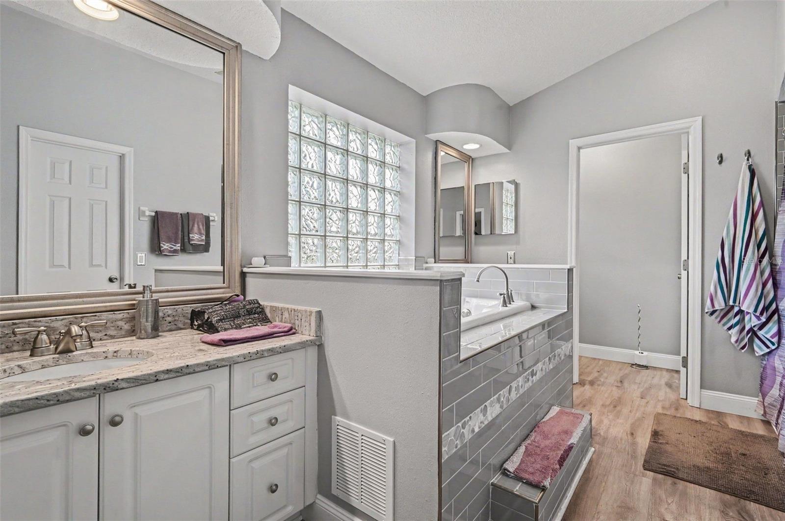 1211 NIXONTON ST — photo 6