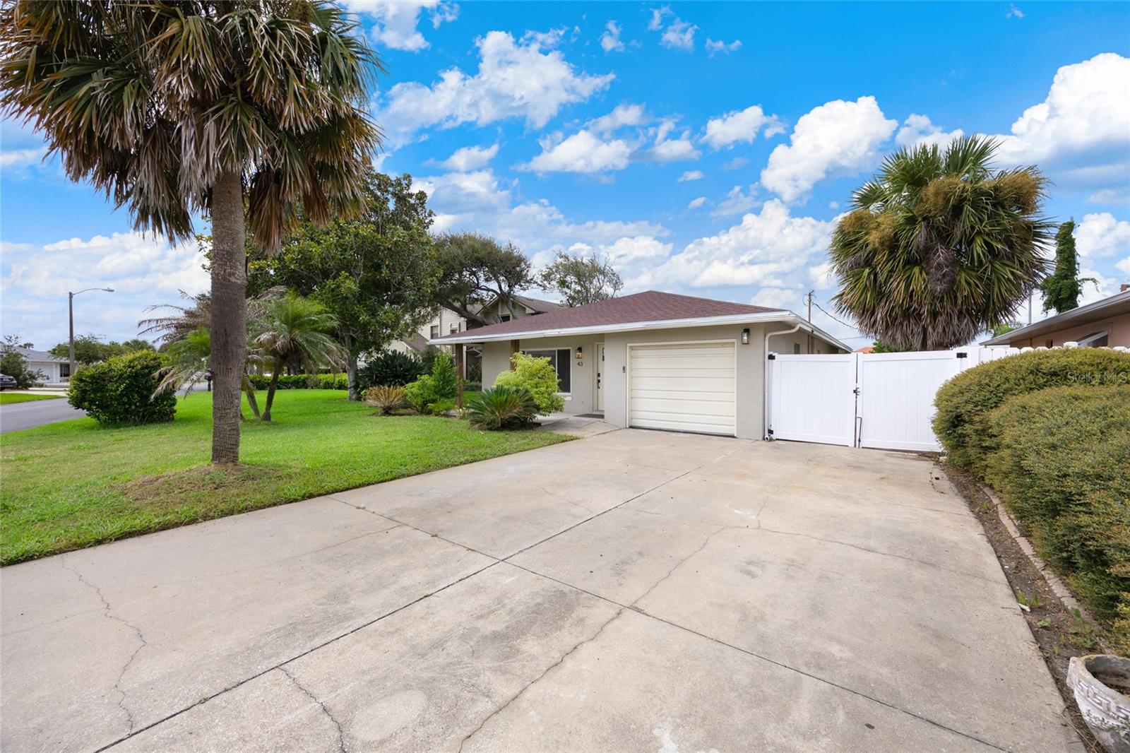 43 CAPISTRANO DR — photo 8