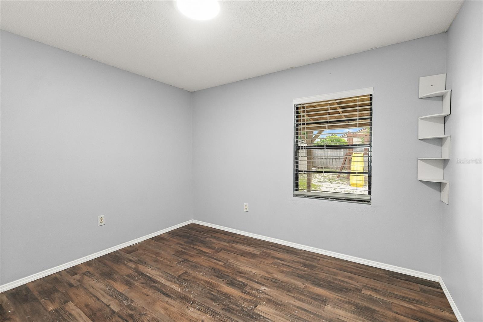 769 COLEMAN AVE — photo 12