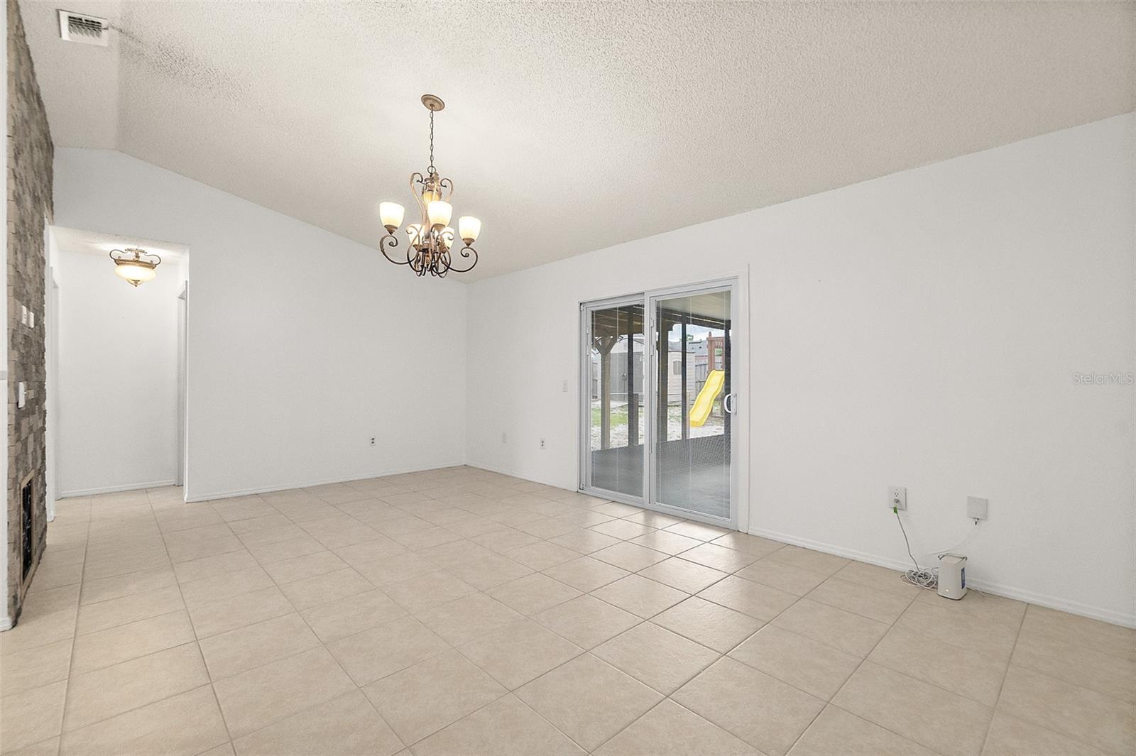 769 COLEMAN AVE — photo 5