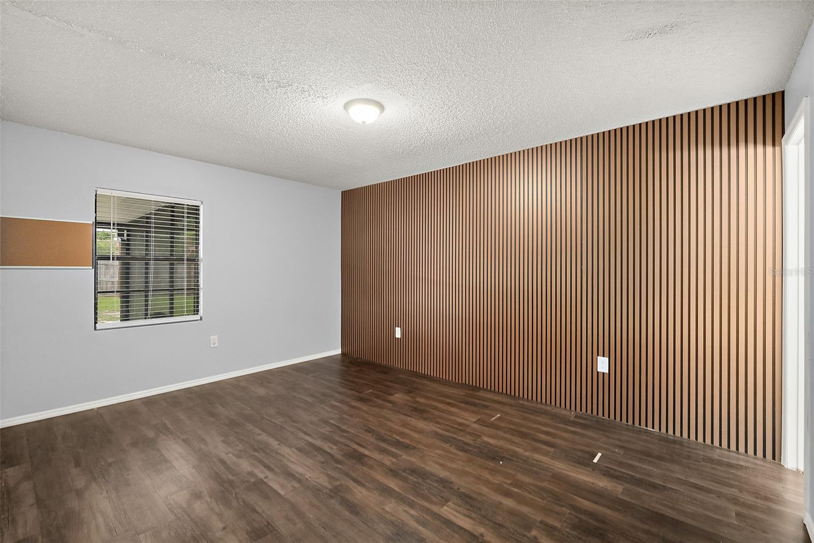 769 COLEMAN AVE — photo 8