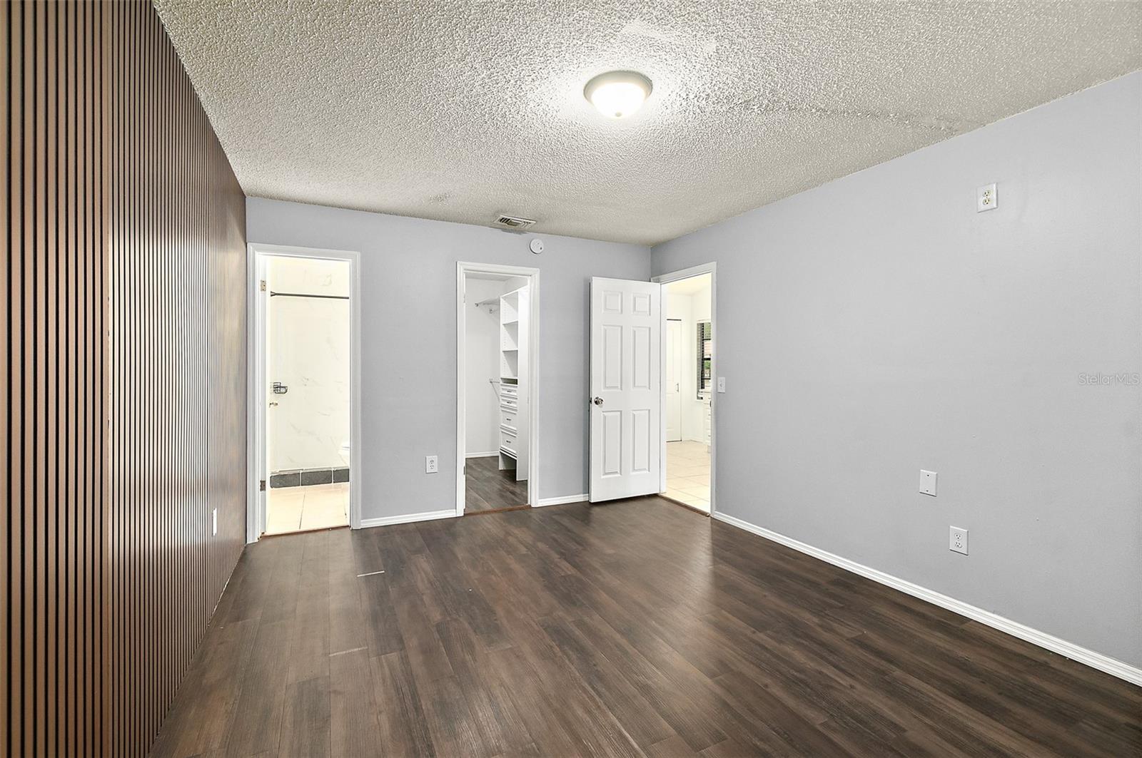 769 COLEMAN AVE — photo 10
