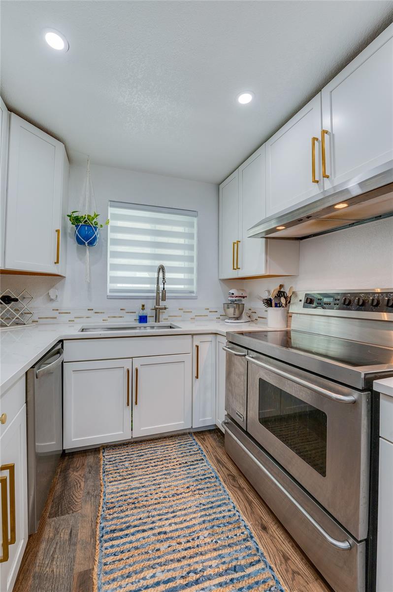 348 WOODLAND AVE — photo 12