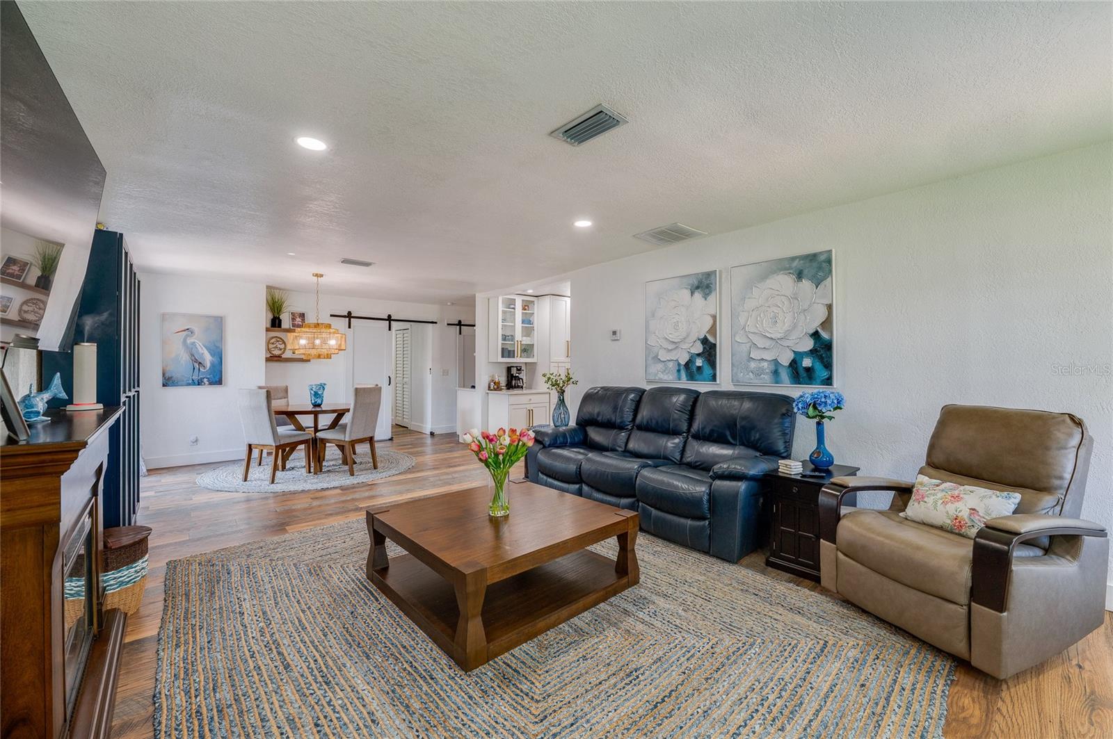 348 WOODLAND AVE — photo 6
