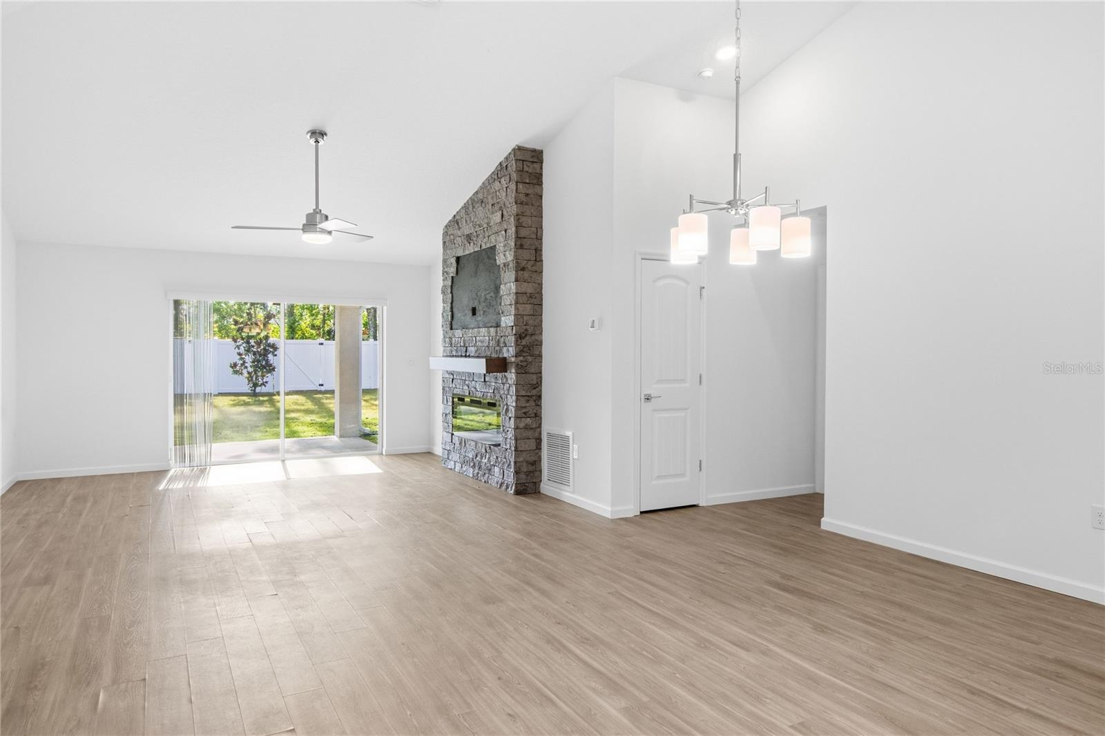 42 WOODBORN LN — photo 9