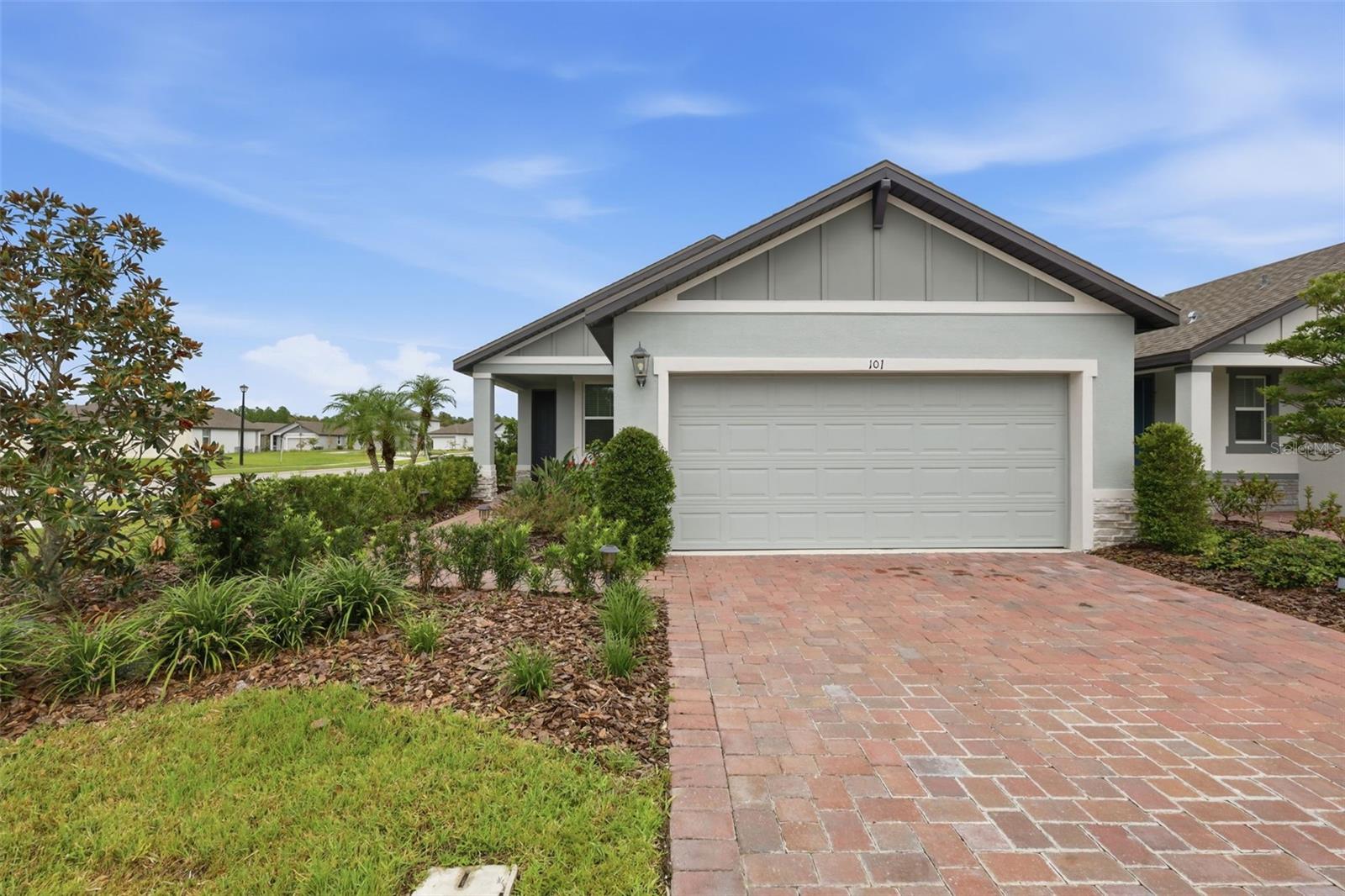101 PITCHING WEDGE DR — photo 2