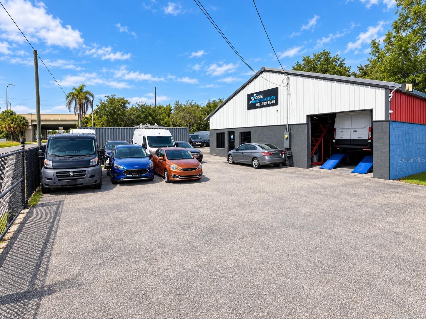 4130 W ROBINSON ST — photo 2