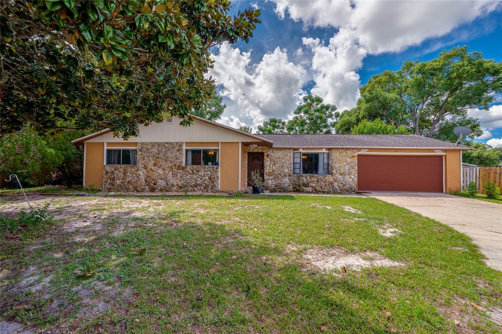 146 WESTWOOD DR — photo 2