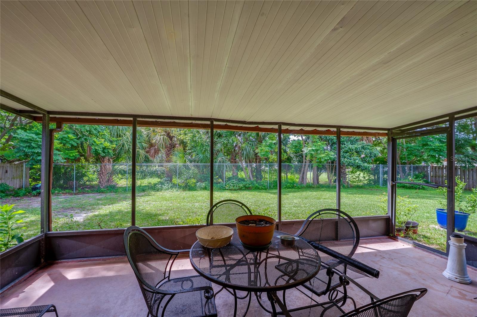 146 WESTWOOD DR — photo 11