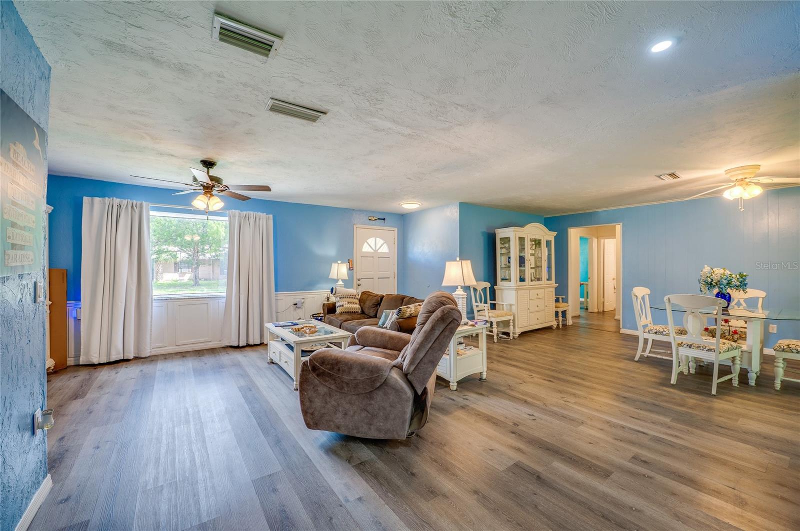 146 WESTWOOD DR — photo 3