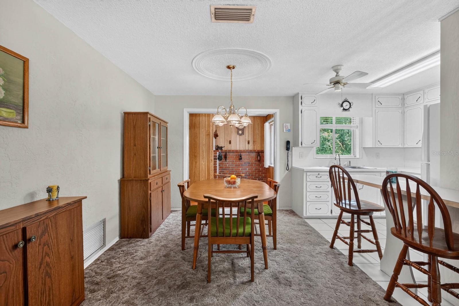2152 SWOOPE DR — photo 11