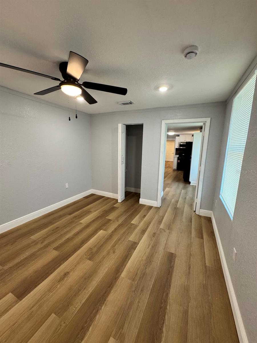 1320 S OLEANDER AVE — photo 12