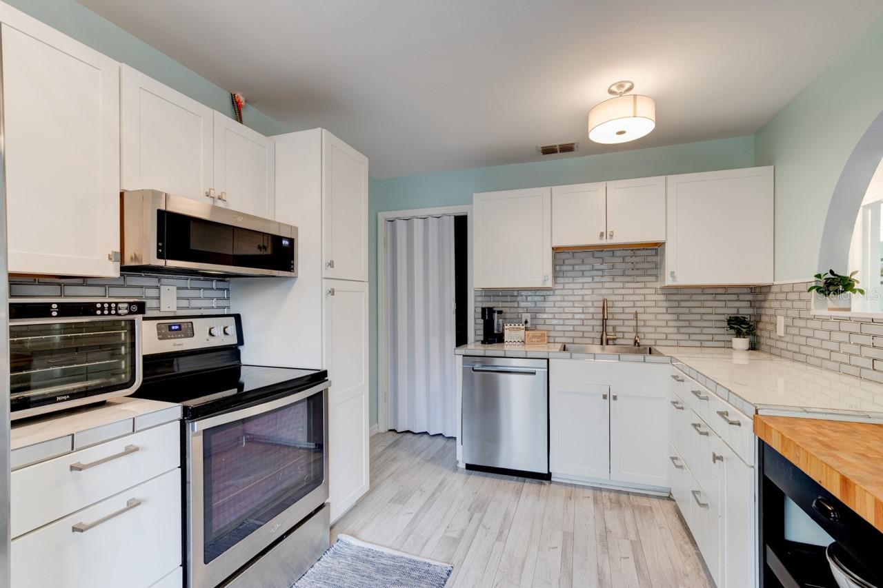 1601 BIG TREE RD #408 — photo 5