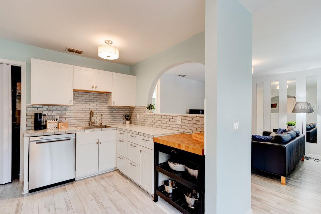1601 BIG TREE RD #408 — photo 6