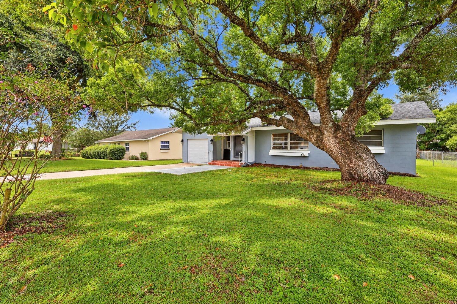 65 COMMUNITY DR — photo 2