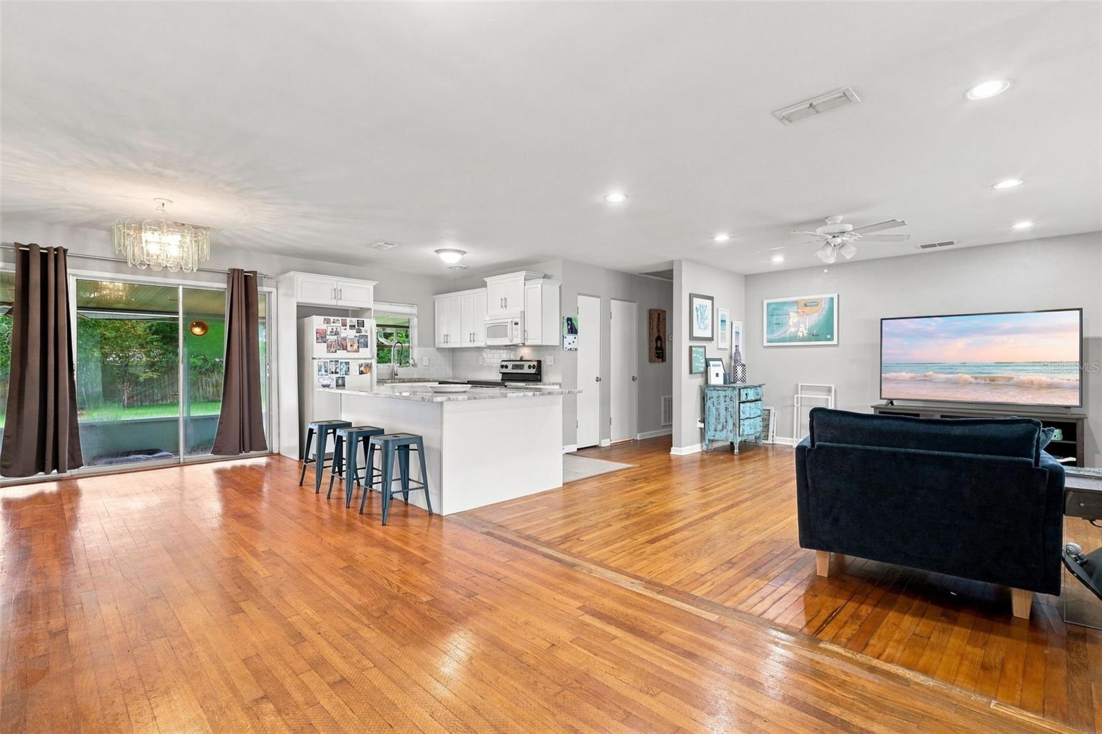 65 COMMUNITY DR — photo 3