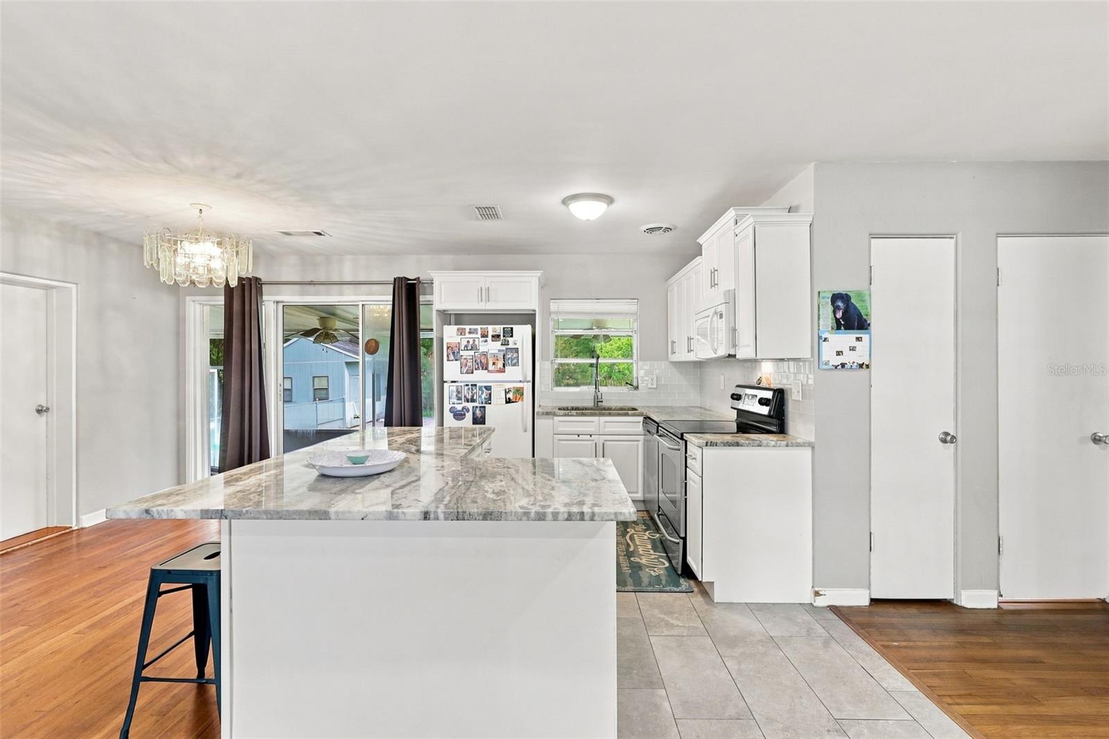 65 COMMUNITY DR — photo 9