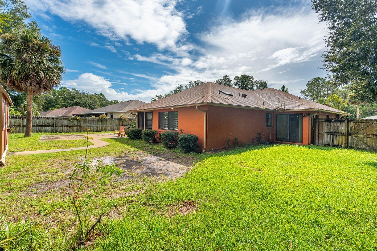 54 WHITE HALL DR — photo 11