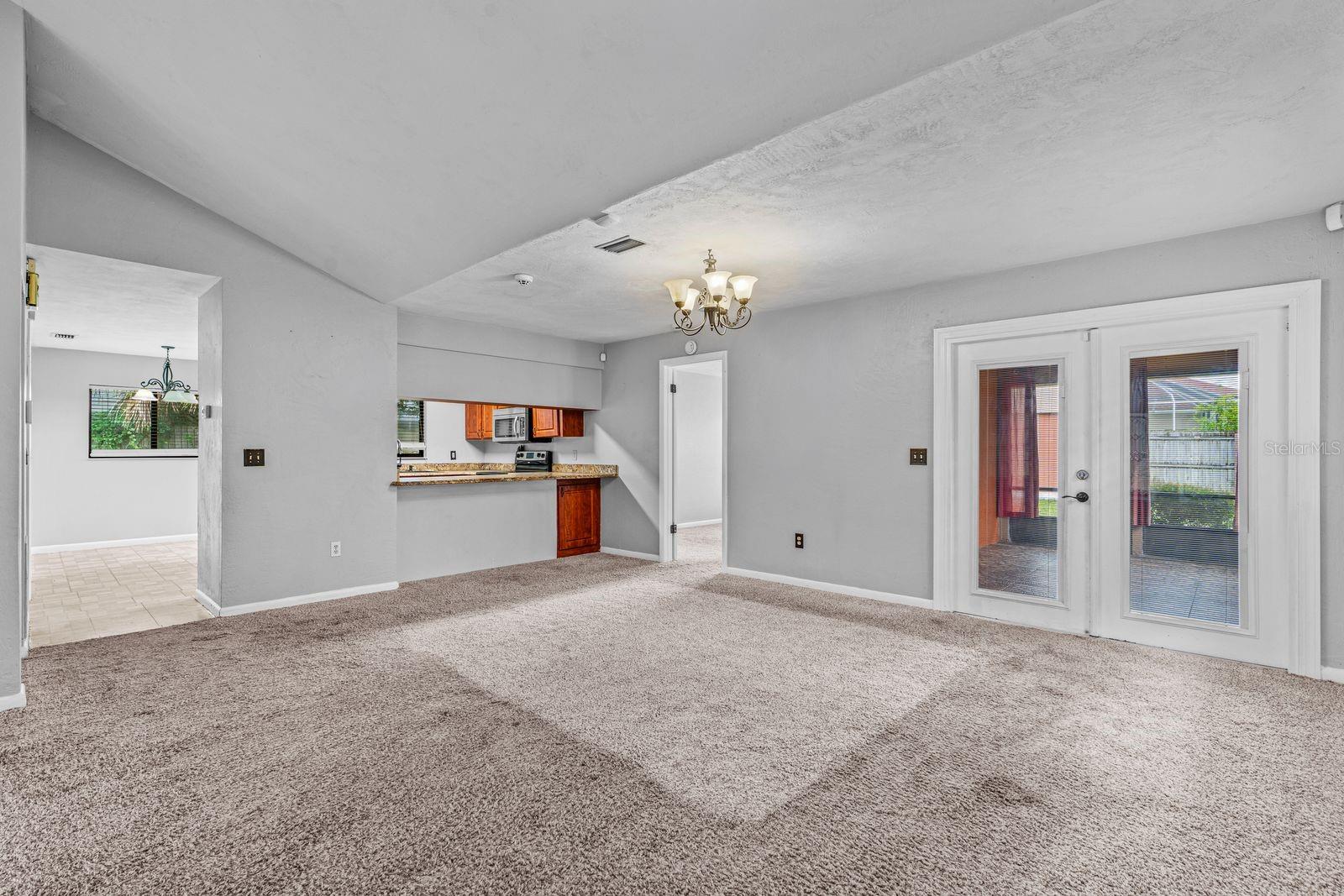 54 WHITE HALL DR — photo 8