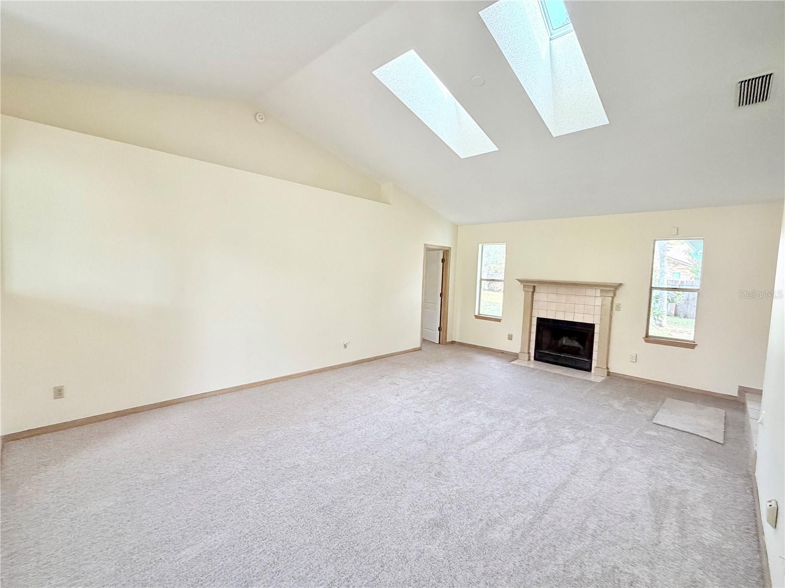 632 FOURWIND ST — photo 3