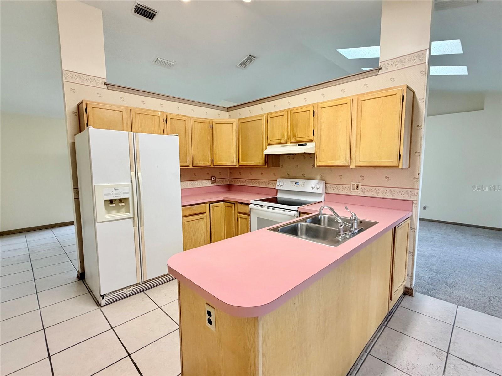 632 FOURWIND ST — photo 9