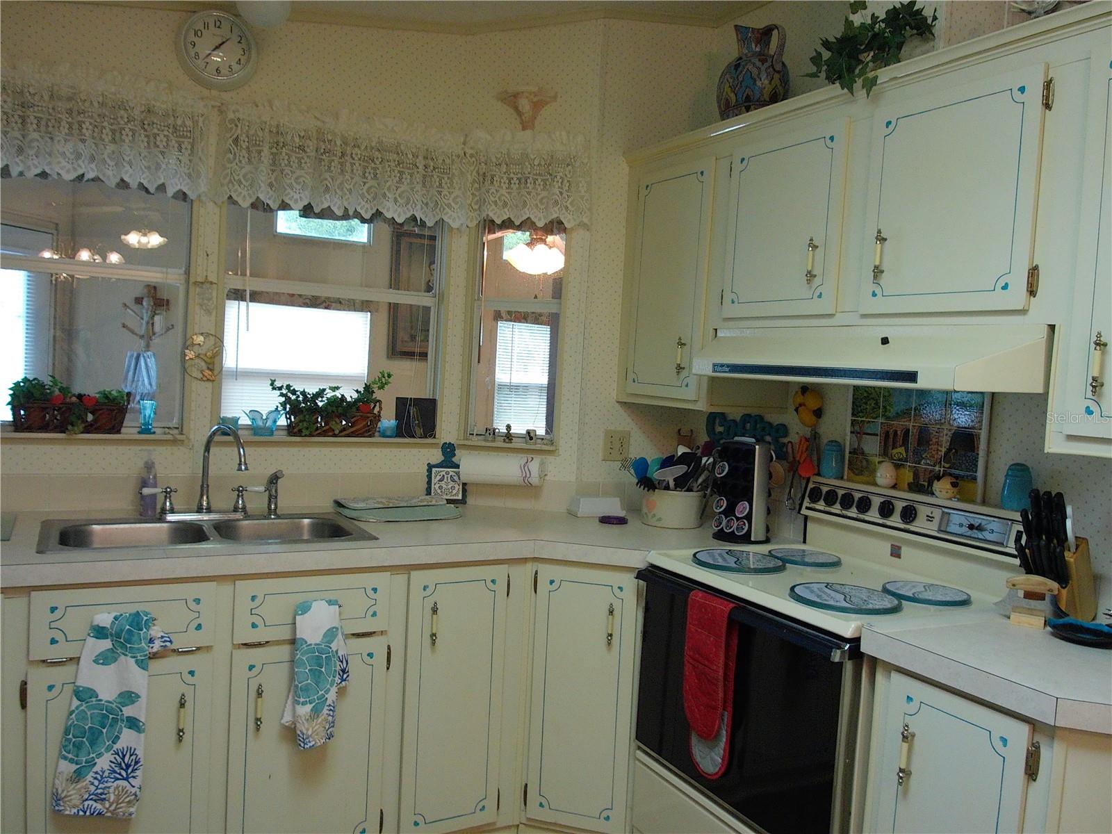 162 FLORENCE BLVD — photo 12