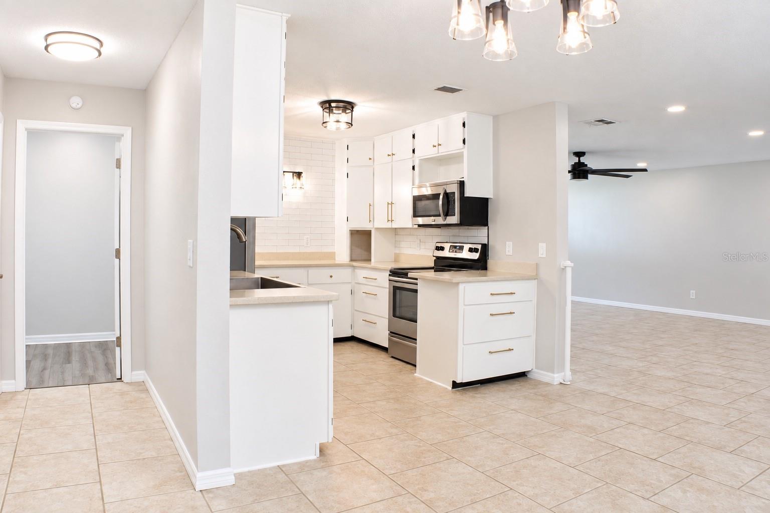 8042 RIDGE WAY — photo 12