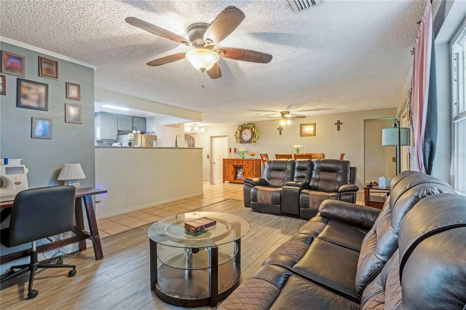 246 ANGELES RD — photo 10