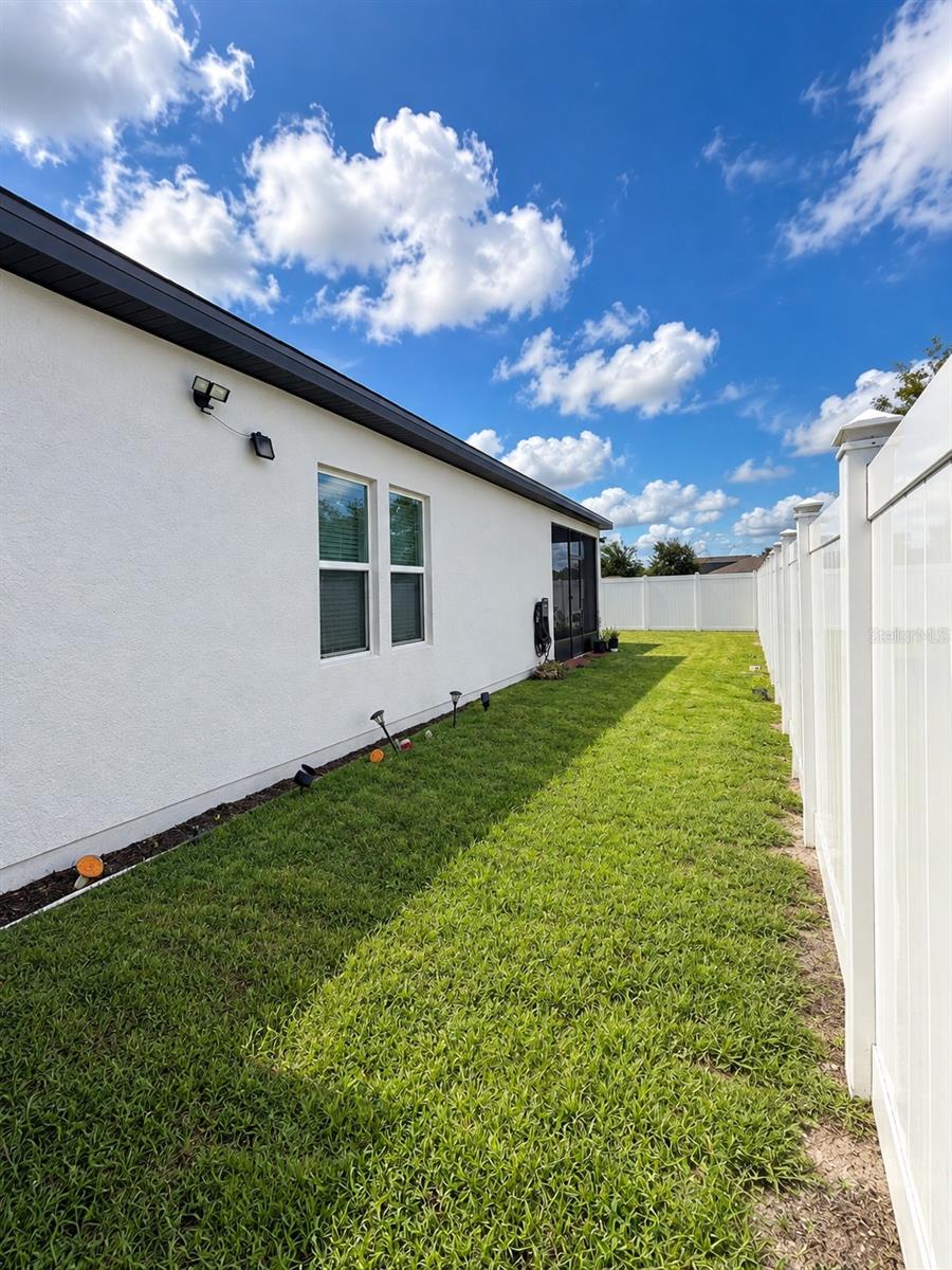 3512 FERNANDA DR — photo 2