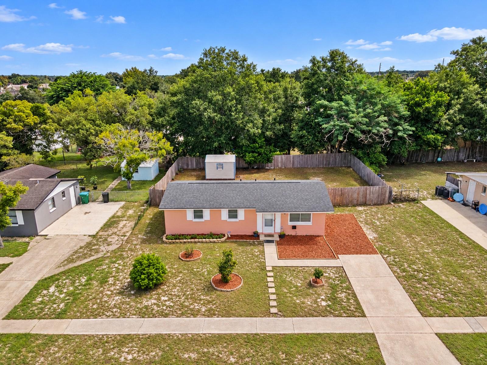 2425 ALAMANDA AVE — photo 2