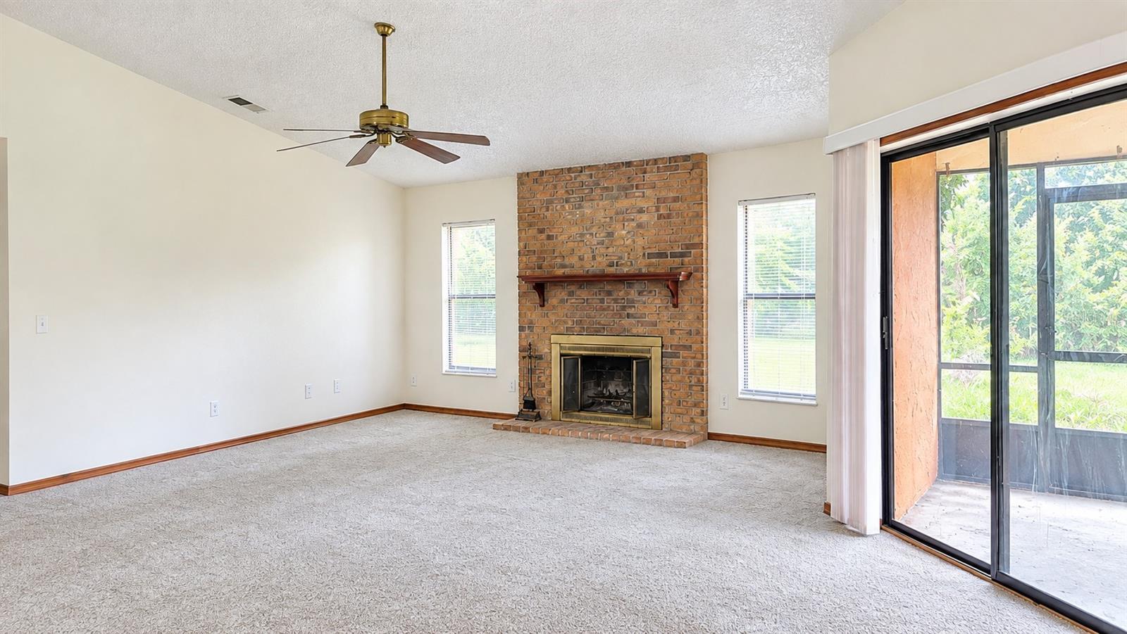 2585 DERBY DR — photo 3