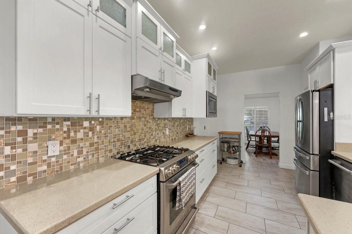 2176 JUANITA DR — photo 12