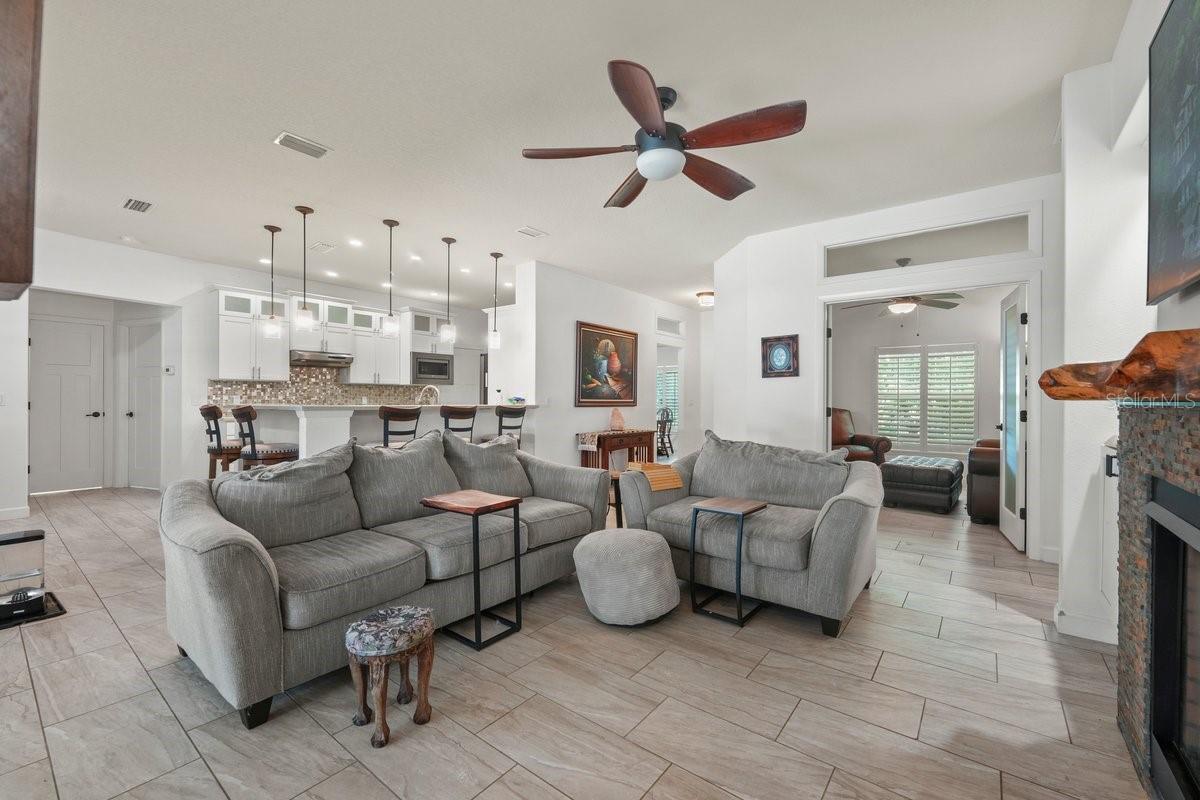 2176 JUANITA DR — photo 10