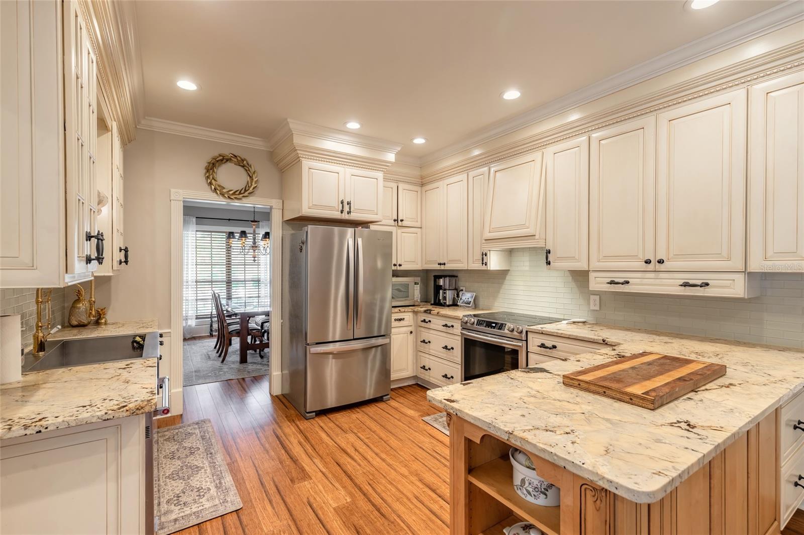 208 W STETSON AVE — photo 11