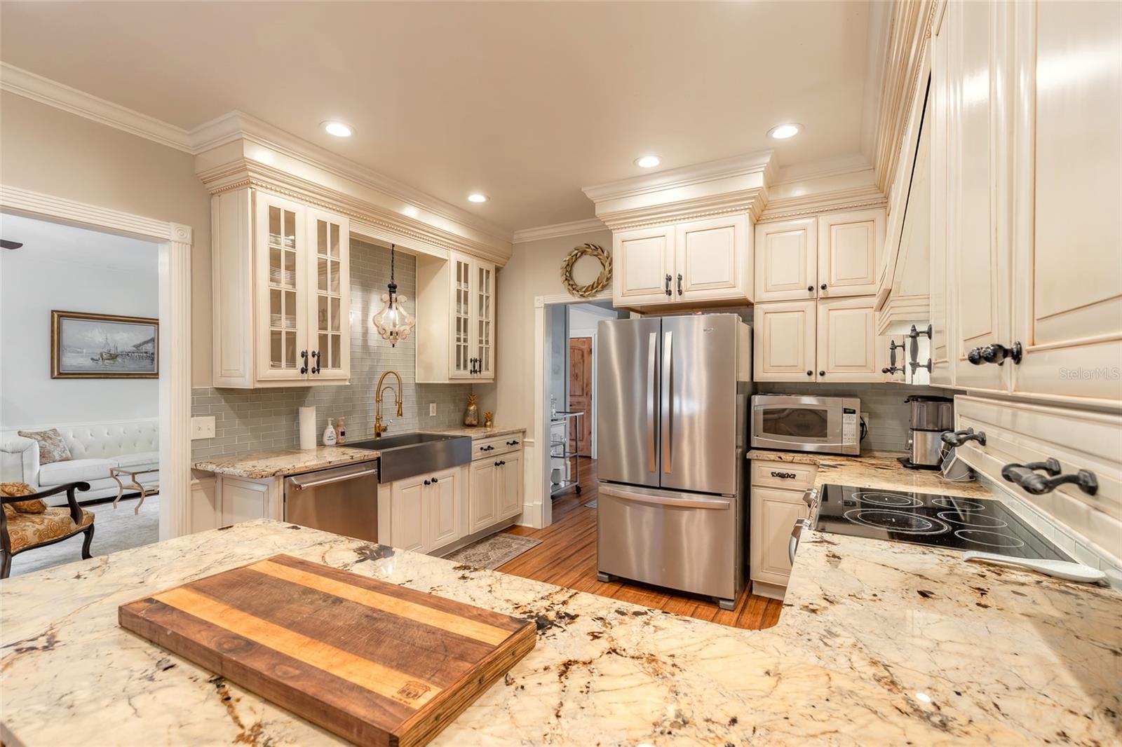 208 W STETSON AVE — photo 10