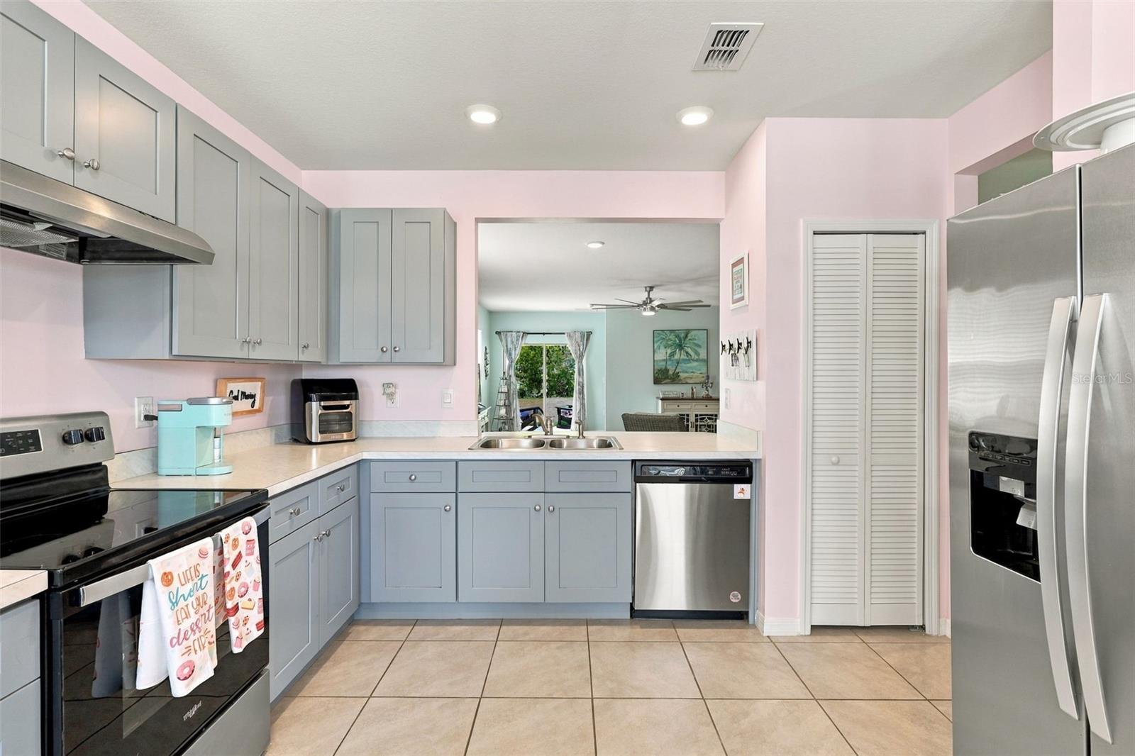 3241 CARPENTARIA DR — photo 6