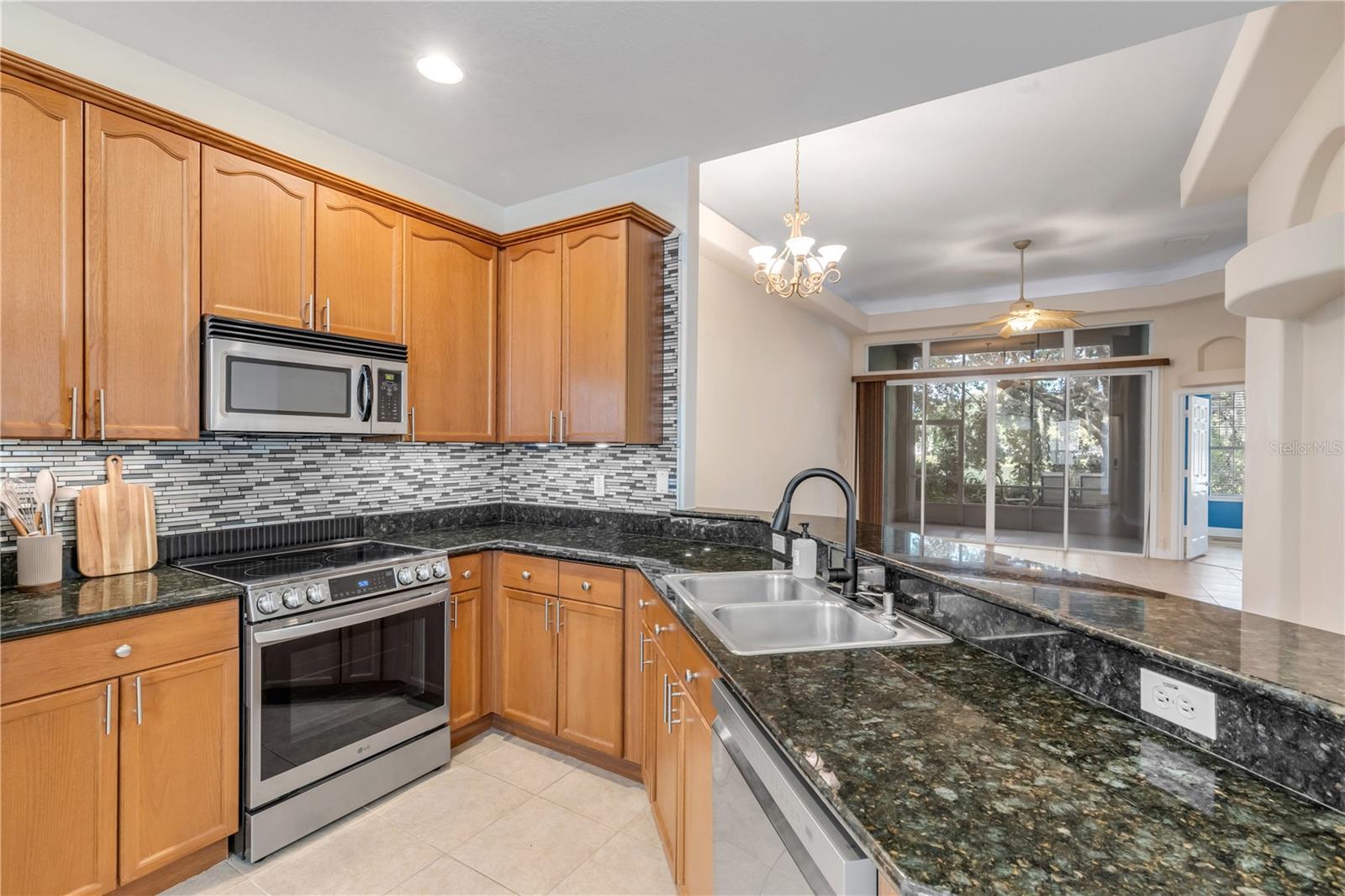 128 BAUER CIR — photo 9