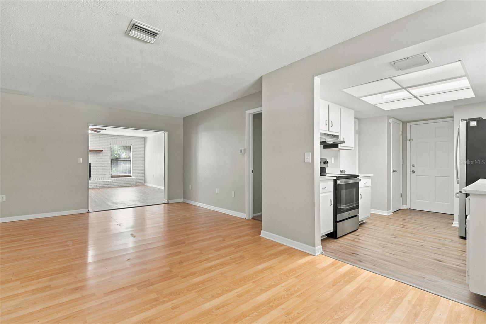 4750 KEMPSTON DR — photo 10