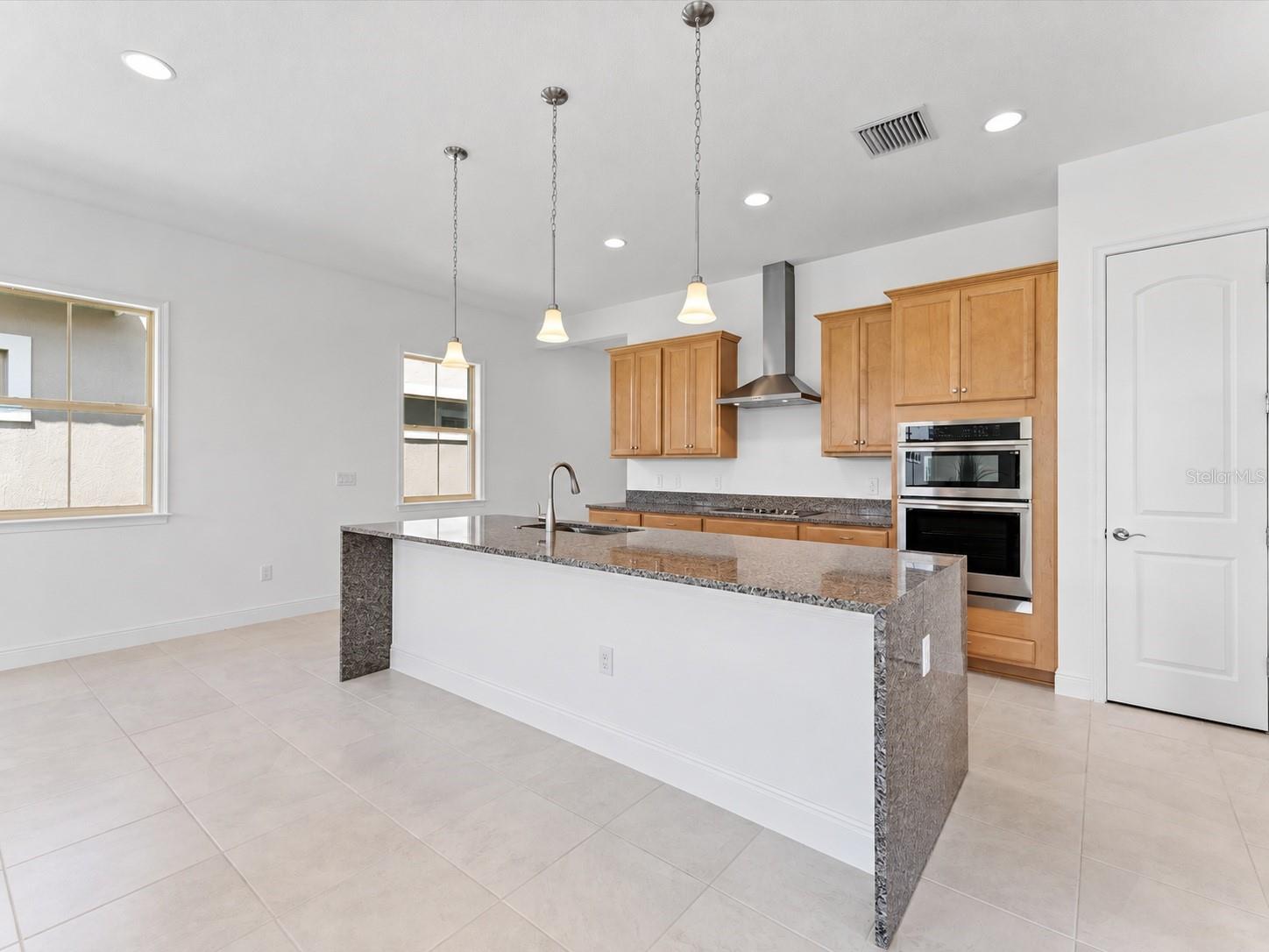 13306 BROMBOROUGH DR — photo 4