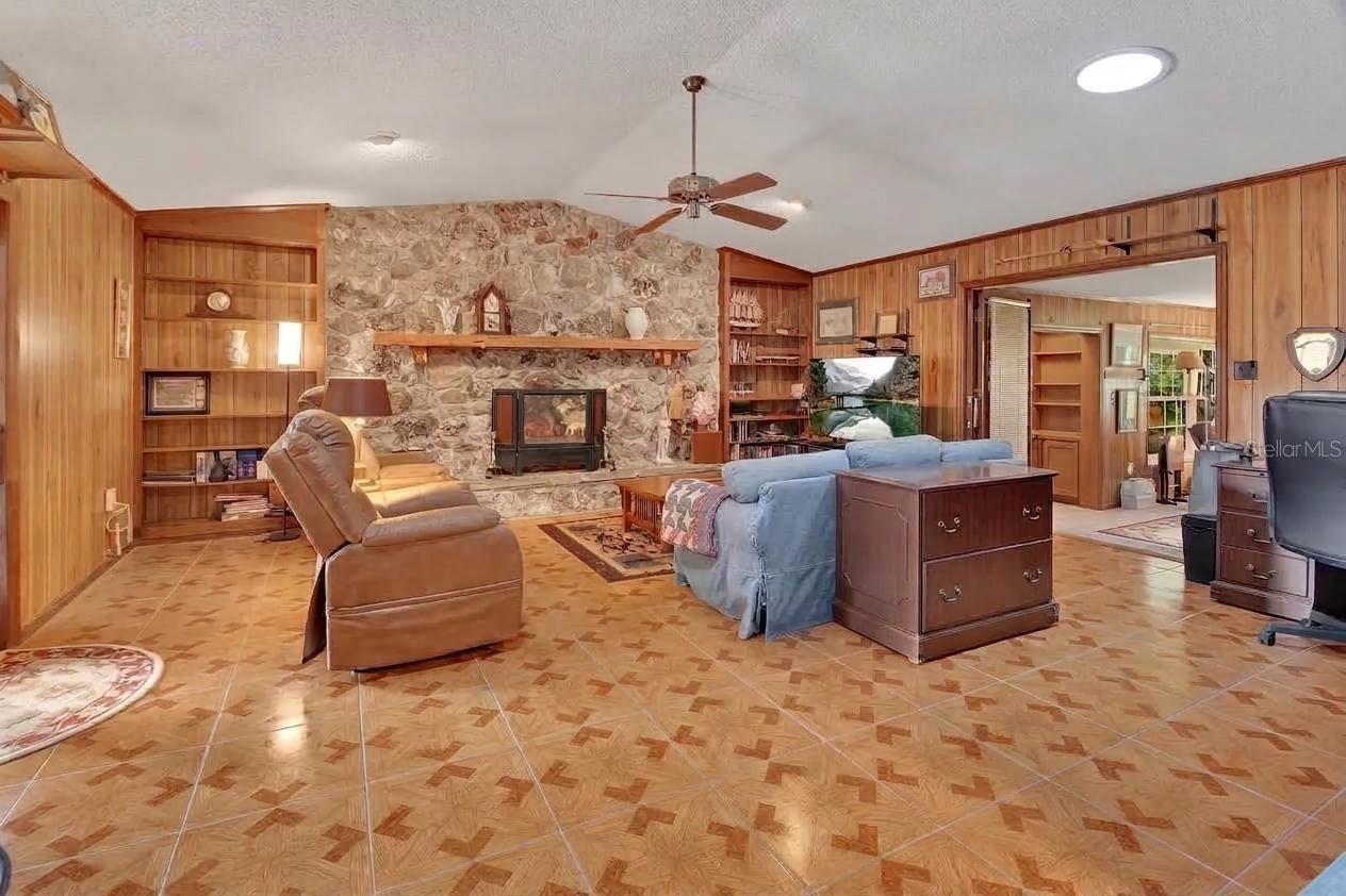 1027 VALLEY FORGE RD — photo 5