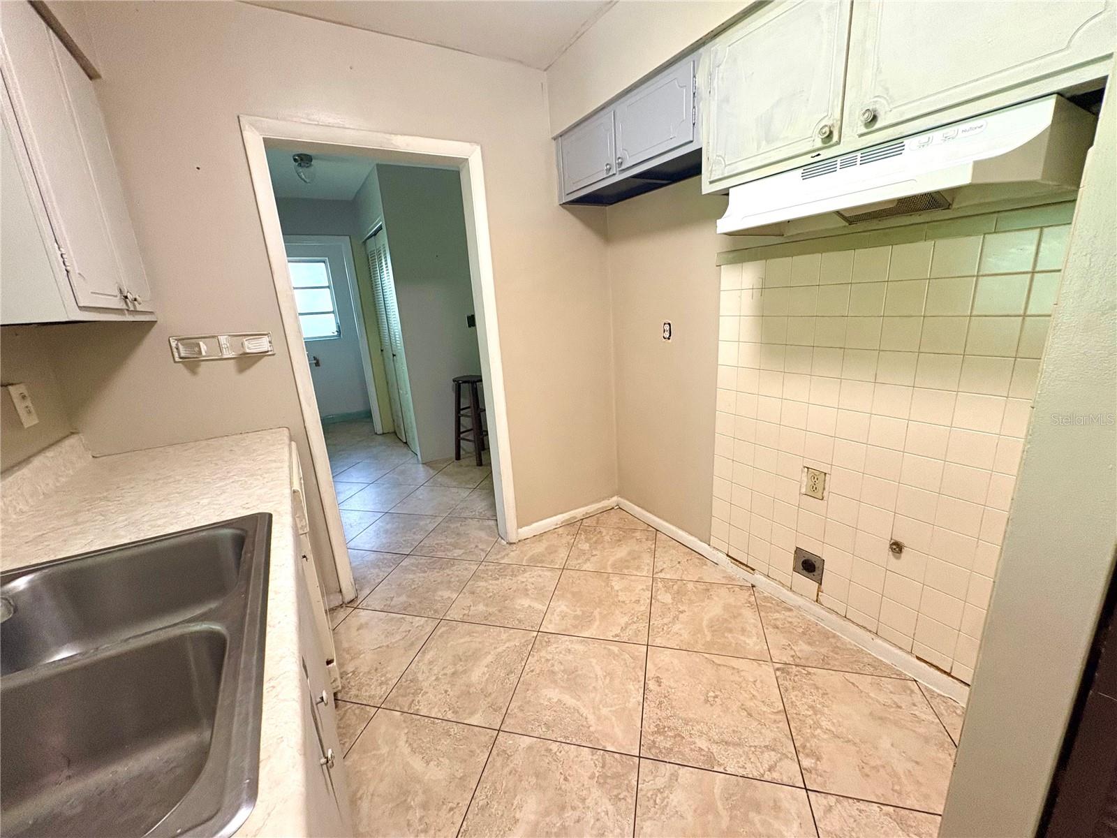 1430 STILLWATER AVE — photo 11