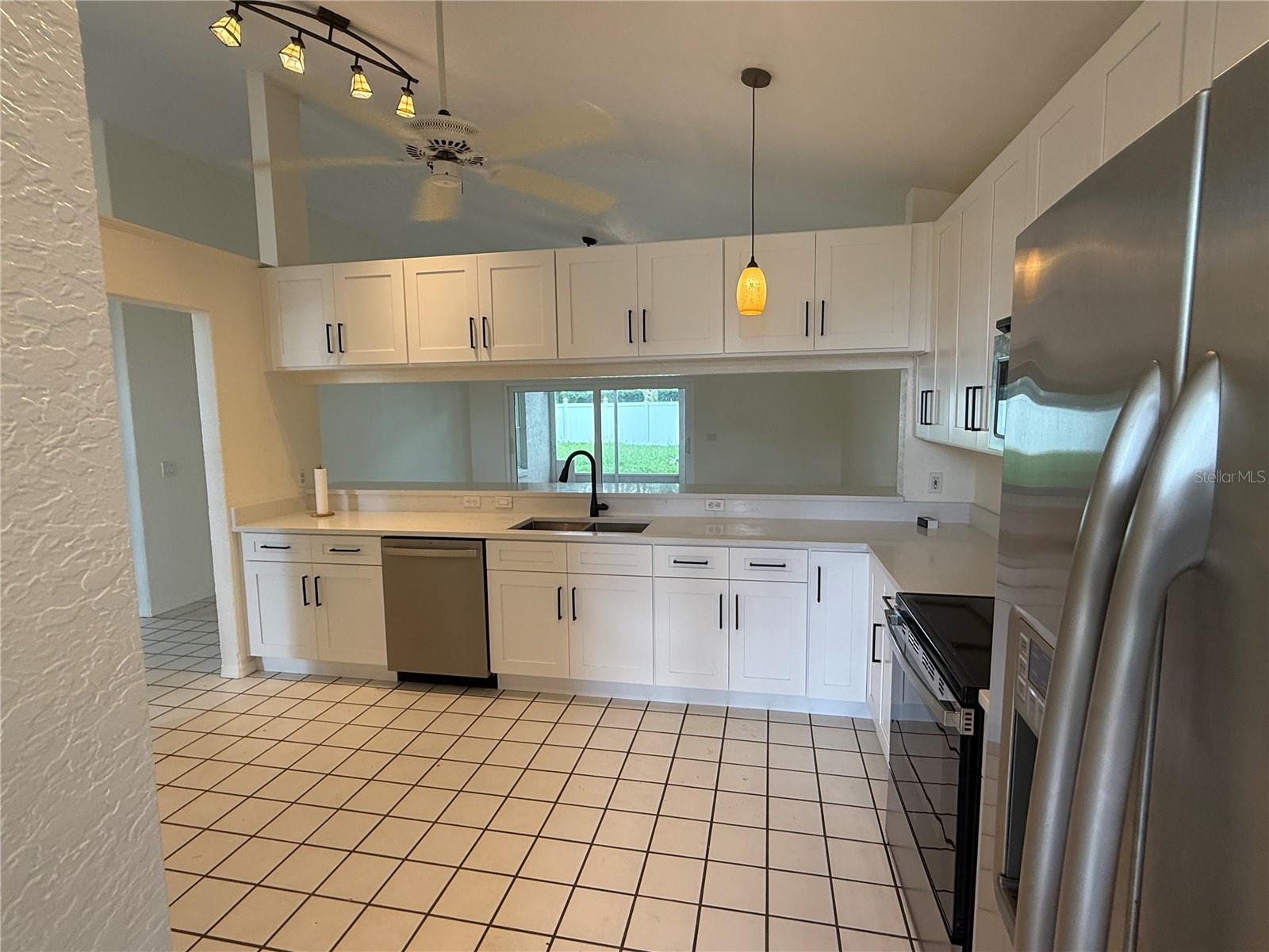 12613 SUMMER TREE CT — photo 2